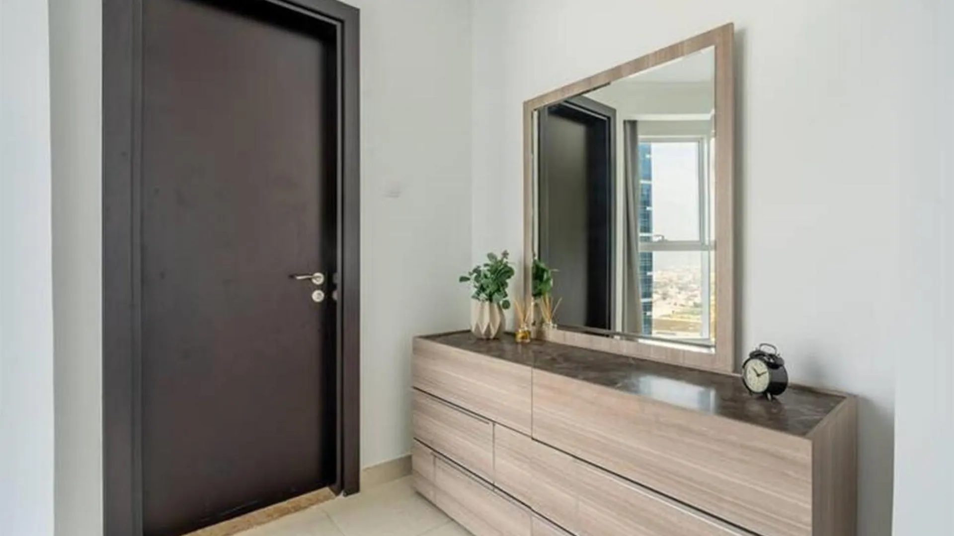 Apartment Beautiful 1Br Apt On High Floor With Partial Sea View Dubai