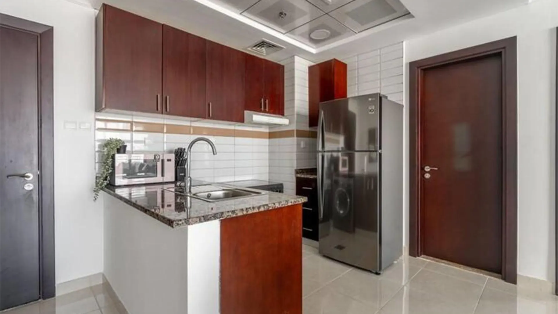Beautiful 1Br Apt On High Floor With Partial Sea View Dubai Apartment