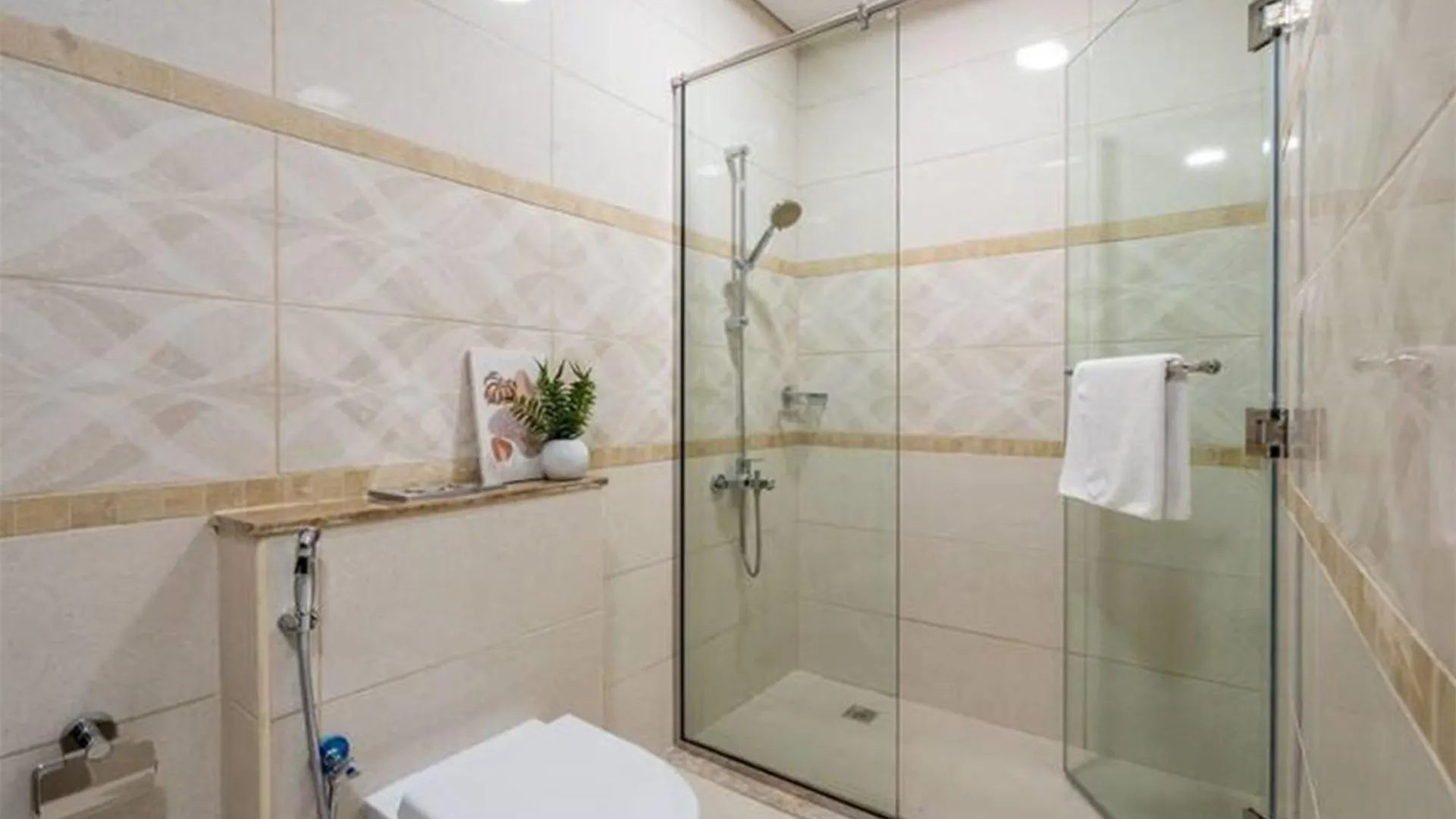 Beautiful 1Br Apt On High Floor With Partial Sea View Dubai Apartment